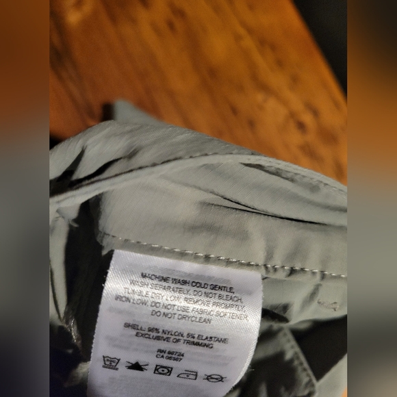 Columbia OMNI-SHIELD Advanced Repellency Shorts 8 - Picture 4 of 5